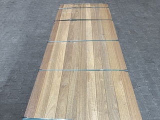 Ca. 88x Guyana Teak Planken Geschaafd, 21x90mm, lengte 215cm